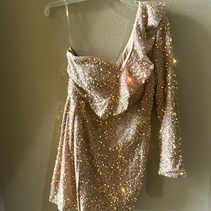 Fun sequence dress  never worn tag still on it no damages good condition